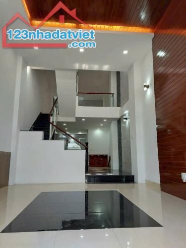 NHÀ 5 TẦNG P PHƯỚC HẢI - NHA TRANG, ĐƯỜNG BÊ TÔNG 5M THÔNG LÊ HỒNG PHONG VÀ SỐ 4