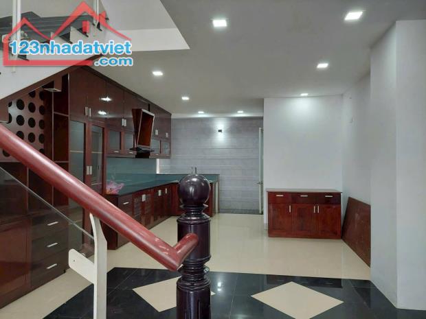 NHÀ 5 TẦNG P PHƯỚC HẢI - NHA TRANG, ĐƯỜNG BÊ TÔNG 5M THÔNG LÊ HỒNG PHONG VÀ SỐ 4 - 1