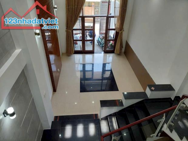 NHÀ 5 TẦNG P PHƯỚC HẢI - NHA TRANG, ĐƯỜNG BÊ TÔNG 5M THÔNG LÊ HỒNG PHONG VÀ SỐ 4 - 3