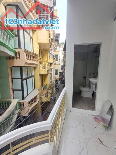 Bán nhà Thịnh Quang gần phố  ngõ thông , dân xây nhà đẹp lô góc  2 thoáng ô tô đỗ 52m giá - 1