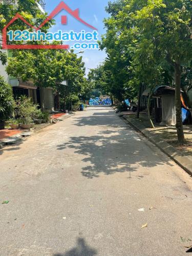 BÁN ĐẤT ĐẤU DỊCH VỤ PHÚC TIẾN TRUNG TÂM SẦM UẤT CỦA BIÊN GIANG HÀ ĐÔNG DT 50M2 GIÁ 4.1TỶ - 4