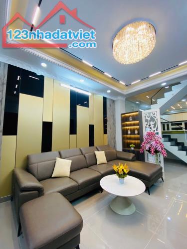 Bán nhà Vip Dương Cát Lợi Nhà Bè 4 tầng 80m² Gara Ô Tô Full Nội Thất Chỉ 6.2 T - 1