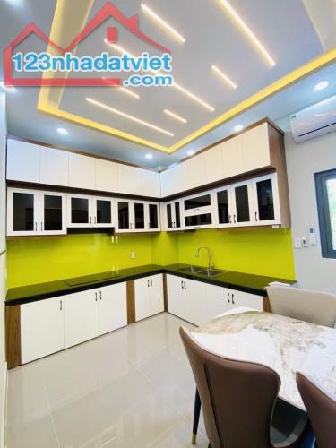 Bán nhà Vip Dương Cát Lợi Nhà Bè 4 tầng 80m² Gara Ô Tô Full Nội Thất Chỉ 6.2 T - 2