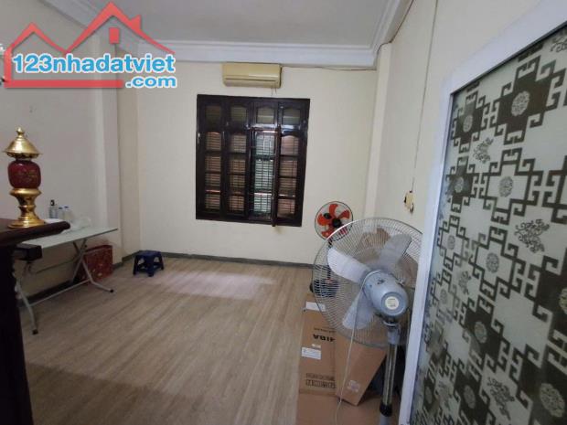 Phân lô Hoàng Cầu, Ôtô vào nhà, Ngõ Thông Kinh Doanh, 2 Thoáng, 49m2, MT 3.8m, Giá 14.5 tỷ - 1