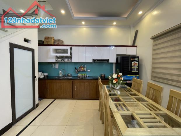 Bán nhà Khương Đình, Thanh Xuân, mặt tiền rộng, nhà đẹp như mới, 1 nhà ra phố - 2