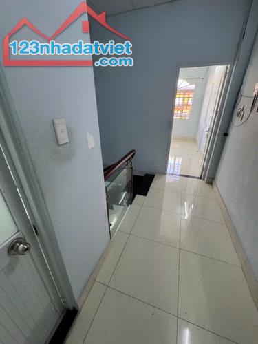 BÁN NHÀ 2 TẦNG NGAY CHỢ PHÚ ĐỊNH 60M2 GIÁ 6,5 TỶ - 2