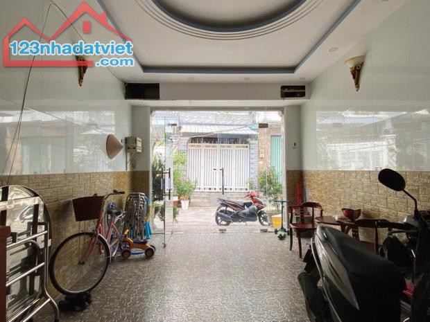 Nhà hẻm xe hơi Huỳnh Tấn Phát, 4x20m, 4 tầng, 7.3 tỷ, nội thất cao cấp