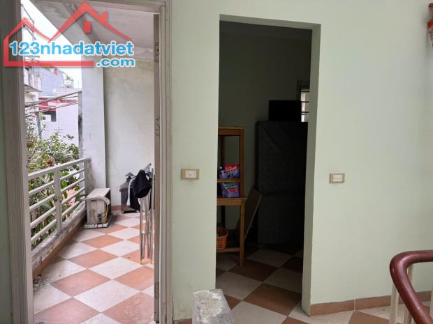 Cần bán nhà riêng phố Thái Hà, Đống Đa 28m x 5T, MT 4M giá 7.42 tỷ, cách ô tô 10m