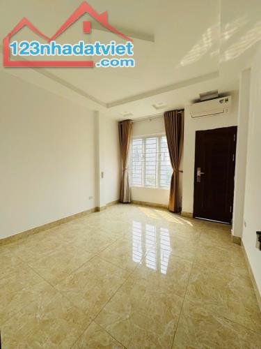 Phân Lô Vỉa Hè Đường To ô tô tránh Gaza ô tô   Dịch vụ Văn Quán  Hà Đông  Dt 35m 5 tầng - 4