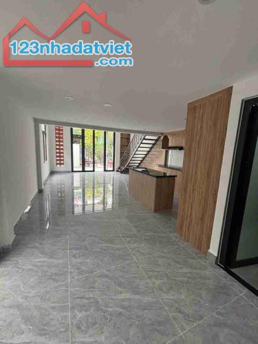 SIÊU PHẨM NHÀ 2TẦNG  -Ô TÔ NGỦ TRONG NHÀ -NHƠN HÒA 10 , - 2