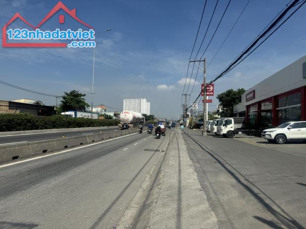 Mặt Tiền QL 1a Lô Góc Án Phú Đông Q12 - 3600m2 Dòng Tiền 70tr/th Chỉ 123 Tỷ TL - 3