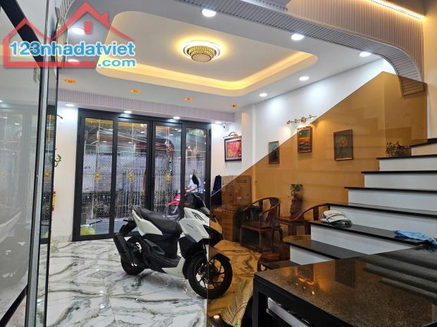 Bán nhà HXH ngang 4,5m sát mặt tiền Nhật Tảo quận 10 chỉ 13 tỷ - 4