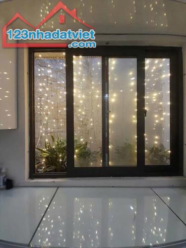 BÁN NHÀ KHÂM THIÊN, ĐỐNG ĐA, 30M FULL NỘI THẤT SỊN ,SỚ ĐỎ NỞ HẬU , CHỈ HƠN 6 TỶ