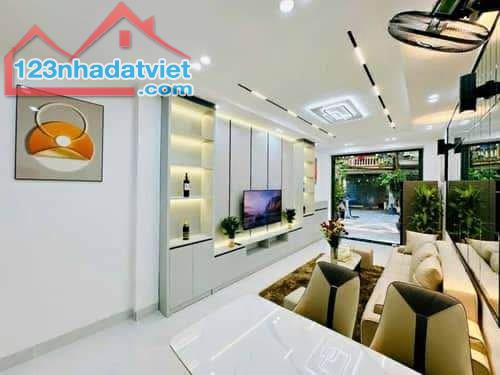 HIẾM! NHÀ ĐẸP FULL NỘI THẤT Ở VĂN HƯƠNG-ĐỐNG ĐA, 20M2 4 TẦNG NGÕ THOÁNG CHỈ 3,68 TỶ