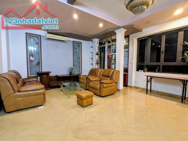BIỆT THỰ KIM MÃ - THIẾT KẾ TÂN CỔ ĐIỂN - LÔ GÓC - THOÁNG SÁNG - NỘI THẤT TIỀN TỶ. - 1