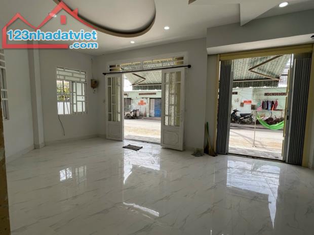 HÓT CỰC!Mặt Tiền Kinh Doanh Siêu Hiếm!Ngang Khủng 10m 3Tầng Lý Đạo Thành Q 8 Chỉ 6.4 Tỷ TL - 1