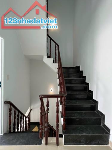 HÓT CỰC!Mặt Tiền Kinh Doanh Siêu Hiếm!Ngang Khủng 10m 3Tầng Lý Đạo Thành Q 8 Chỉ 6.4 Tỷ TL - 3