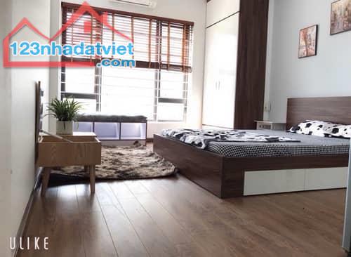 BÁN CHDV HOÀNG QUỐC VIỆT – 6 TẦNG – Ô TÔ LÙI CỬA – DOANH THU 650 TRIỆU/NĂM – GIÁ 12.8 TỶ!