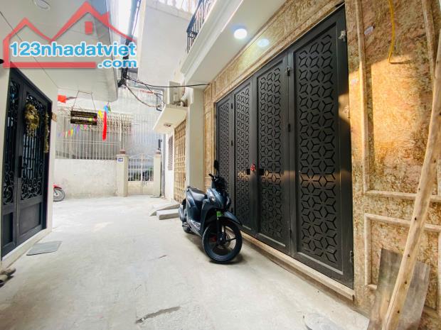 NHÀ MỚI, 6 TẦNG THANG MÁY - GẦN PHỐ, NGÕ THÔNG - Ở SƯỚNG - TRUNG TÂM BA ĐÌNH