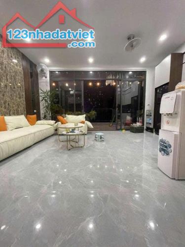 Hạ 1 tỷ bán gấp nhà 20m ra đường Nguyễn Khuyến 7 tầng 55m2 thang máy, ô tô vào, cho thuê - 3