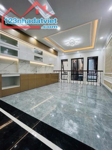 HOA HẬU GIÁP BÁT - LÔ GÓC - GẦN Ô TÔ  🌱 Diện tích 24/28m x 5 tầng 🌱 Cách ô tô 15m 🌱 Giá