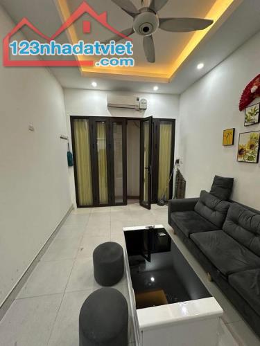 HOA HẬU GIÁP BÁT - LÔ GÓC - GẦN Ô TÔ  🌱 Diện tích 24/28m x 5 tầng 🌱 Cách ô tô 15m 🌱 Giá - 3