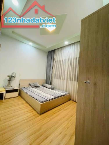 bán gấp nhà mặt tiền Lò Siêu P.8 Q.11 hẻm 6m oto, giá mềm yêu thương