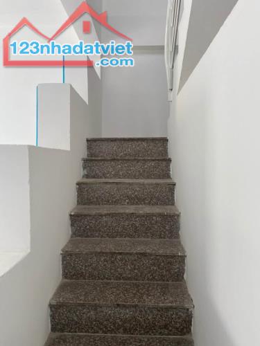 BÁN GẤP CĂN TRỌ 130M2- 1 LẦU 1 TRỆT - 3 PHÒNG TRỌ-TÂN THÔNG HỘI-CỦ CHI - 4