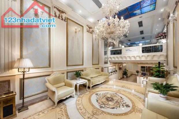 Bán Khách Sạn Hàng Bông, Hoàn Kiếm 180m2x9T mặt tiền 5m - Vì Sao Giới Đầu Tư Đang Săn Đón?