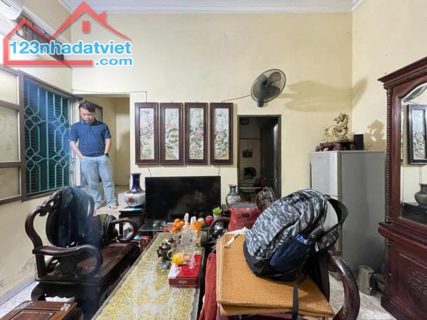 Bán Nhà Mặt Phố Từ Hoa Tây Hồ 160m4T MT8m LÔ GÓC 2 Vỉa Hè VIEW Hồ 120 Tỷ Từ Hoa. - 3