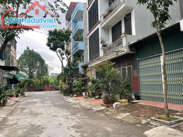 BÁN LÔ ĐẤT DỊCH VỤ ĐÌA LÃO KIẾN HƯNG PHÂN LÔ, Ô TÔ VỈA HÈ, DT 50M2, MẶT TIỀN 4M CHỈ 11 TỶ - 2