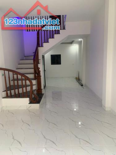 Bán nhà mới xây 4.5 tầng, tại xã Kim Chung, Hoài Đức.