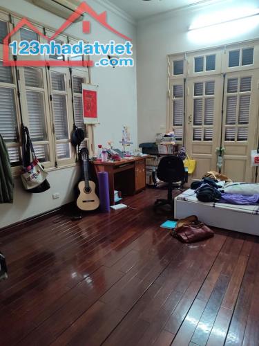BÁN NHÀ ĐƯỜNG CẦU GIẤY QUẬN CẦU GIẤY, NGÕ THÔNG Ô TÔ KINH DOANH. DT 118M2 5 TẦNG, 40 TỶ