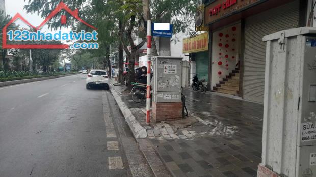 Bán Nhà Mặt Phố Lạc Long Quân Tây Hồ 200m2T MT10,5m Vỉa Hè VIEW Hồ 125 Tỷ Lạc Long Quân. - 1