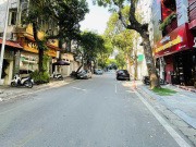 BÁN NHÀ QUẬN 1 , GIÁ RẺ 200m2 , 12m x 16m GIÁ CHỈ 38 TỶ ĐƯỜNG TRƯỚC NHÀ 10m ÔTÔ TRÁNH SÔ