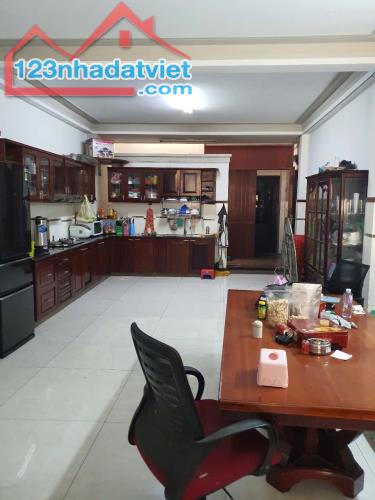 NGUYỄN SỸ SÁCH - NGAY NGÃ TƯ TRẦN THÁI TÔNG - TÂN BÌNH - DT:90m2 - 5 TẦNG - BÁN 9 TỶ - 1