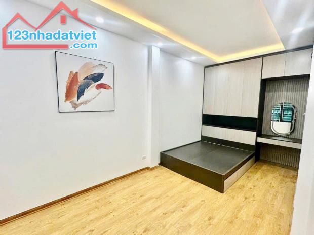 Bán nhà phố Minh Khai, Hai Bà Trưng 30m, 5 tầng. Giá: 7.15 tỷ. LH: 0937.158.386 - 1