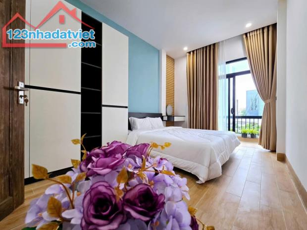BÁN KHÁCH SẠN ĐƯỜNG NGUYỄN ĐỨC THUẬN NGŨ HÀNH SƠN,!!! Dt 90m2.6 tầng 15 phòng.đường 15m,lề