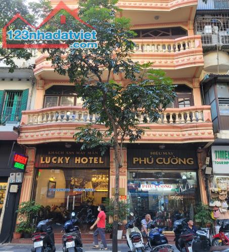 Bán Nhà Mặt Phố Văn Cao, Tây Hồ, DT 195m2 x 12T, MT:8,5m. Giá Rẻ.