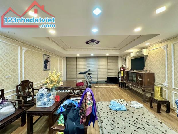 Bán nhà phố Linh Quang, Đống Đa, 2 thoáng, gần hồ, ô tô, tầng 70m2 giá 21.6 tỷ - 1