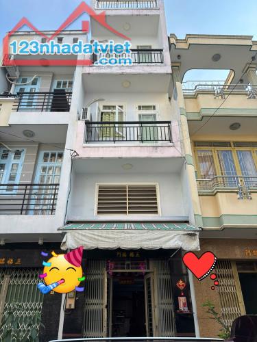 Siêu phẩm 5 tầng hẻm 10m thông Phường 8 Quận 11 chào chỉ 6 tỷ 990.