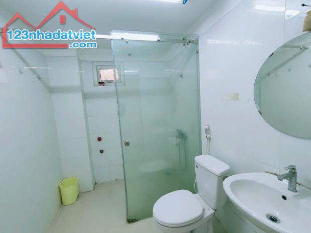 Bán Nhà MặtTiền Đường Huỳnh Văn Bánh, P.11, Phú Nhuận, 40 Tỷ (4.6x23m) - 3