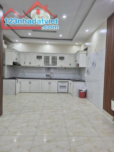 bán nhà 3 tầng Tô Hiệu, 44m2.mặt tiền 6,8m.full nội thất. Ngõ NÔNg.chỉ 2,58 tỷ - 2