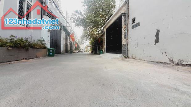 Bán Nhà 64m2 Chỉ 4.6 Tỷ Hẻm Xe Hơi Đình Phong Phú Quận 9 Vị trung tâm gần siêu thị Vincom - 1