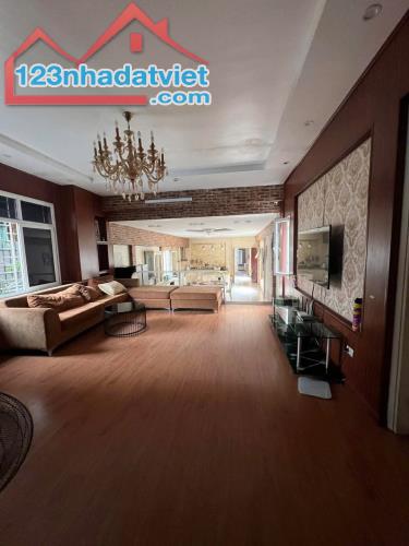 BÁN NHÀ MẶT PHỐ NGHI TÀM - TÂY HỒ 136M² 5 TẦNG MẶT TIỀN KHỦNG 10M THANG MÁY CHỈ 44 TỶ
