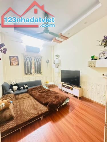 BÁN NHÀ PHỐ THÁI THỊNH, Ô TÔ ĐỖ CỬA, LÔ GÓC, TIỆN ÍCH ĐỈNH, 41M2, 4 TẦNG, GIÁ 13.2 TỶ. - 2