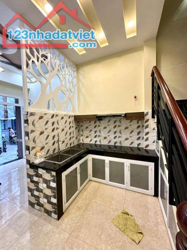 Bán nhà mới, 3 tầng - Võ Văn Kiệt Quận 5 - 85m2 - 2