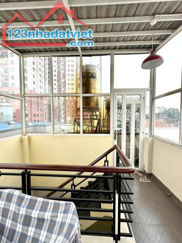 Bán nhà mới, 3 tầng - Võ Văn Kiệt Quận 5 - 85m2 - 4