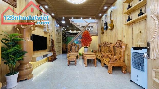 Nhà gỗ ngay Lê Văn Thọ, Gò Vấp, ngang bề thế (4x10) hơn 4 TỶ - 1