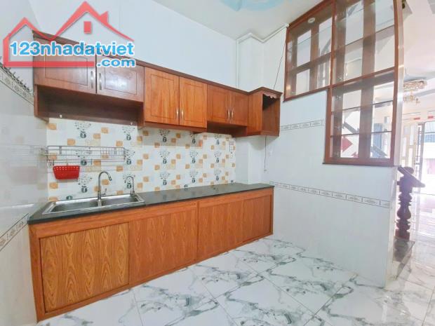 Bán nhà 3 tầng đường Mễ Cốc q8 - 1